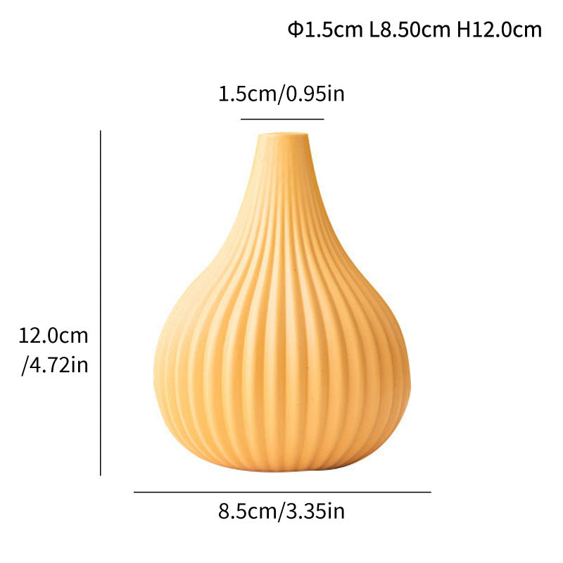 Daimon Creative Japanese Ceramic Mini Vase for Home Decor